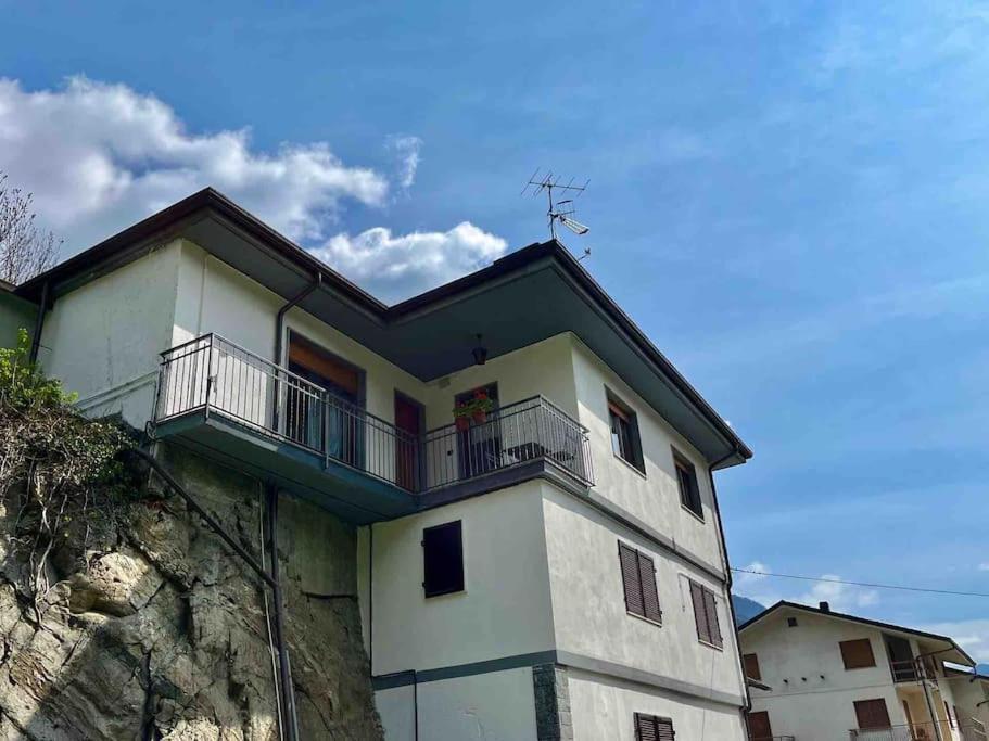 Apartamento La Casa Di Sabi Locana Exterior foto