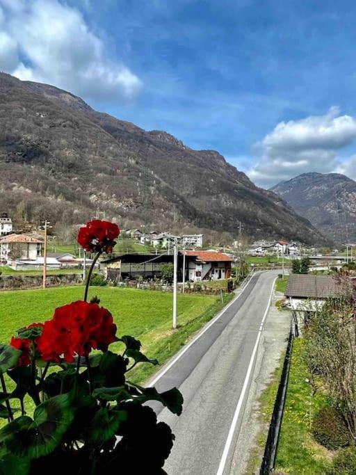 Apartamento La Casa Di Sabi Locana Exterior foto