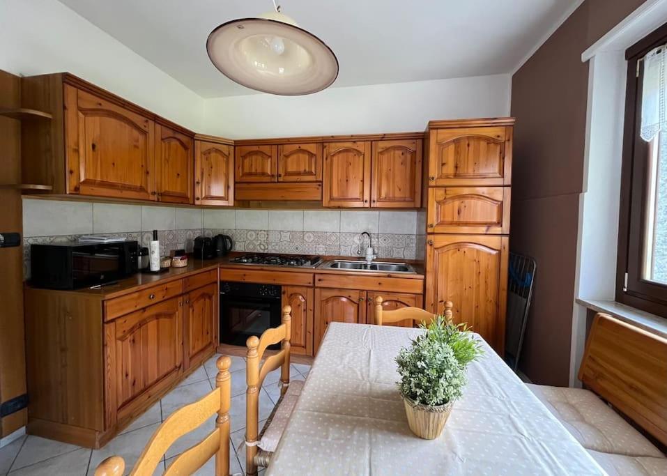 Apartamento La Casa Di Sabi Locana Exterior foto