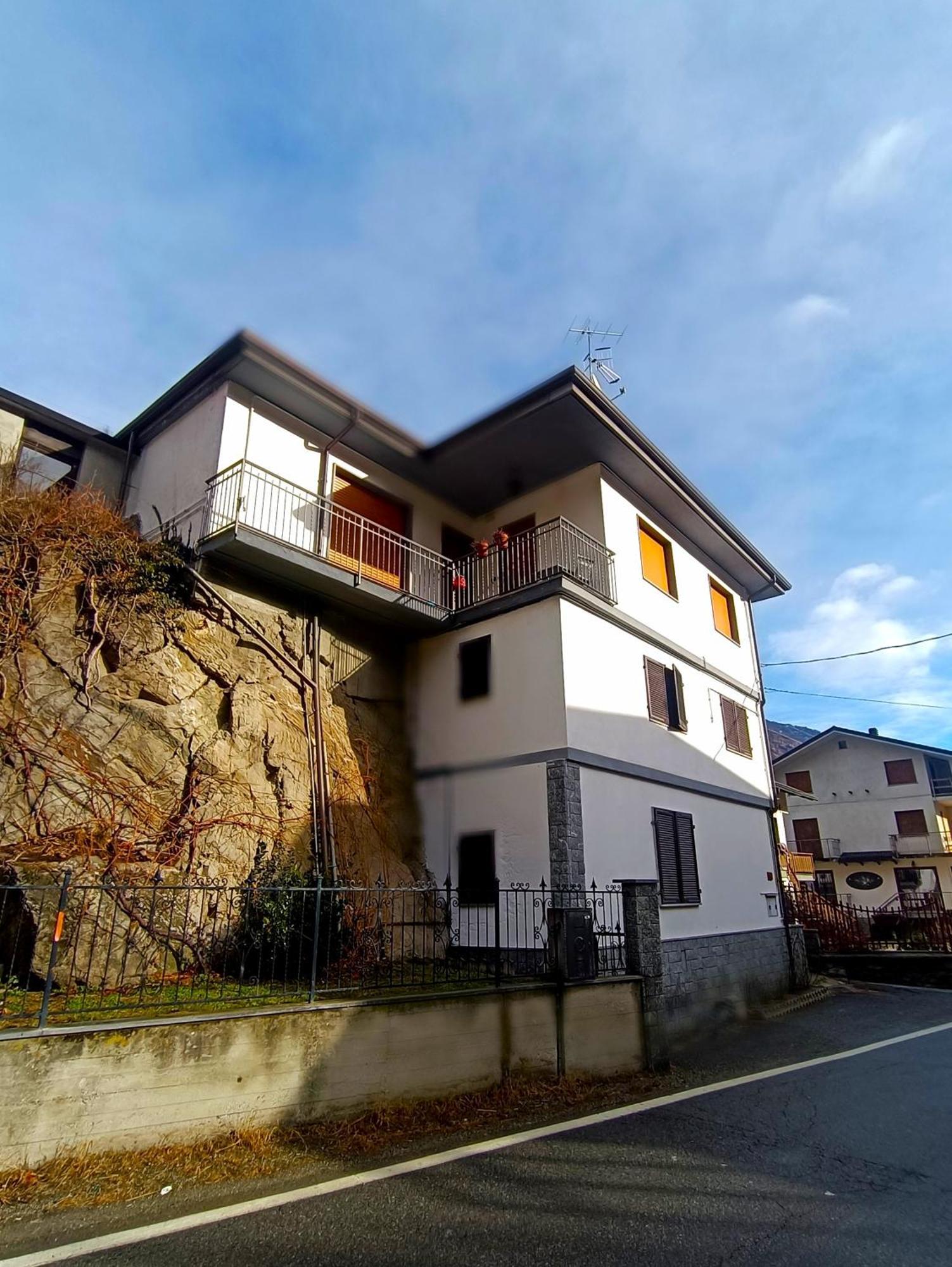 Apartamento La Casa Di Sabi Locana Exterior foto